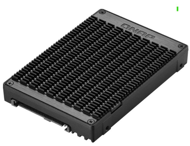 QNAP QDA-UMP4 M.2 PCIe 4.0 NVMe SSD to U.2 PCIe NVMe SSD ada